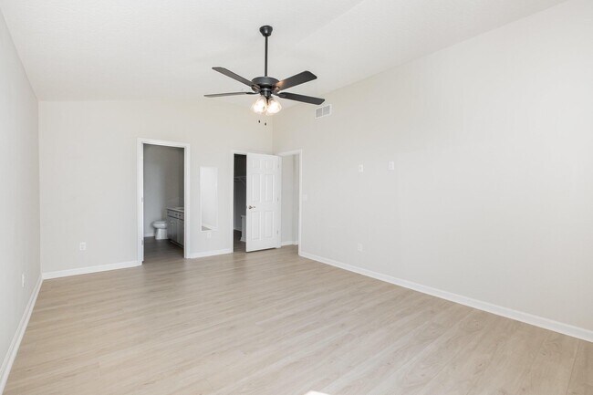 Building Photo - 11035 Woodmont Wy