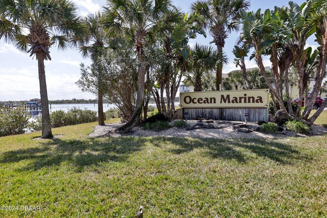 Building Photo - 906 Ocean Marina Dr