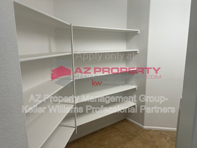 Building Photo - 3706 E Potter Dr