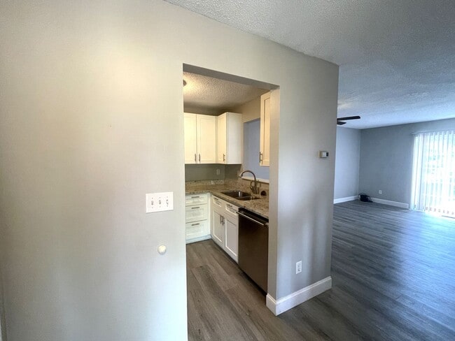 Building Photo - 1797 Bennigan Dr