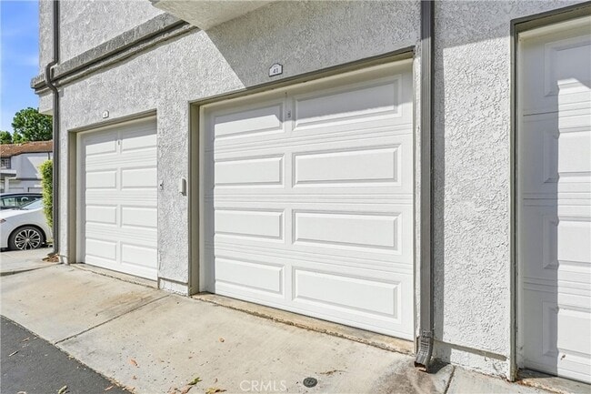 Building Photo - 24486 Howes Dr