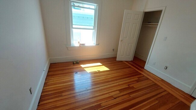 Building Photo - 7 Topliff St