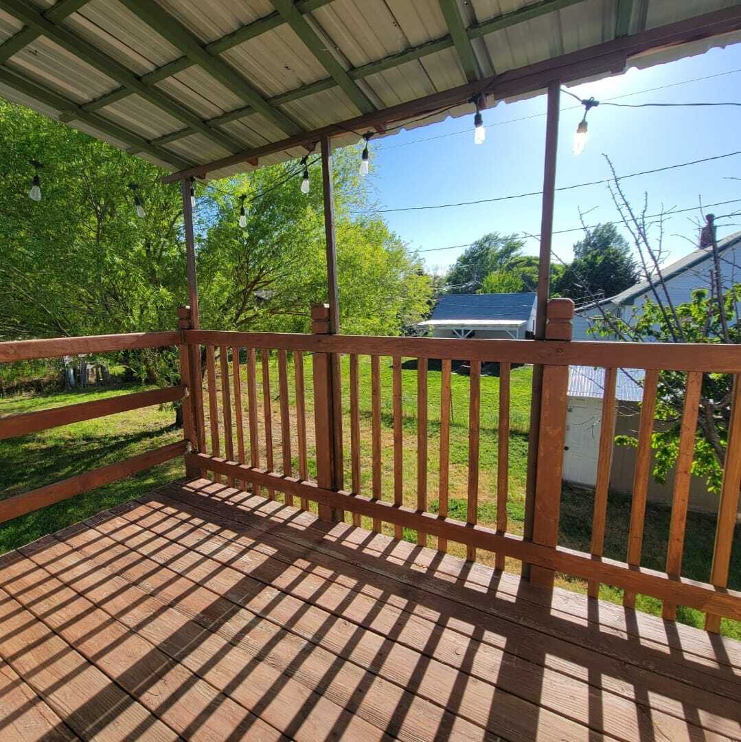 Private Balcony - 1779 N 550 W