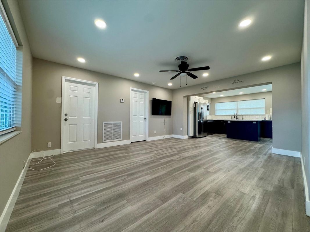 Building Photo - 1871 NW 31st Ave