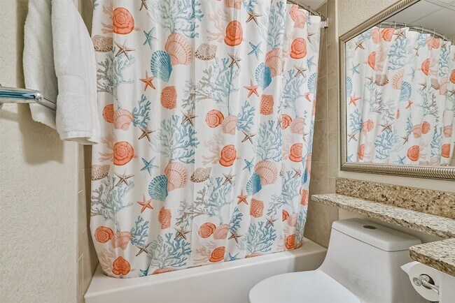 Building Photo - 6102 Seawall Blvd