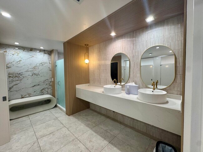 Building Photo - 1224 S Military Trail