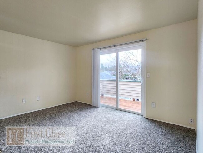 Building Photo - 1255 NW 183rd Ave