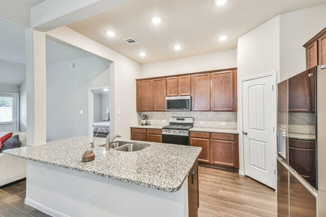 Building Photo - 19111 Friesian Stallion Ln