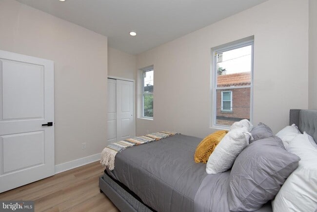 Building Photo - 2001 S Norwood St