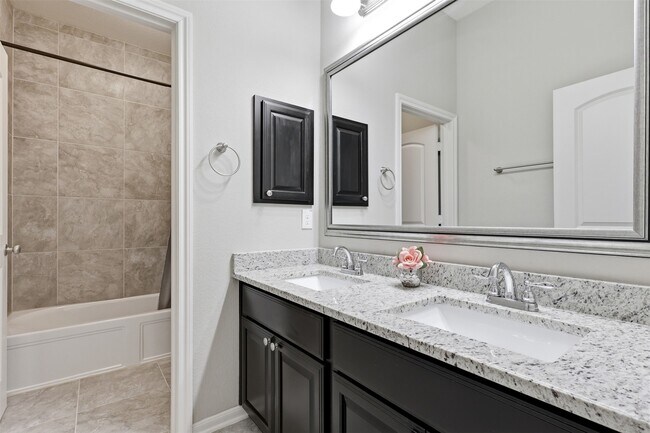 Building Photo - 28027 Rocky Heights Dr