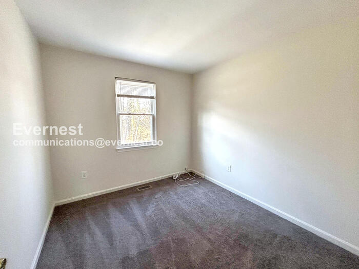 Building Photo - 1246 Thomas Jefferson Pl