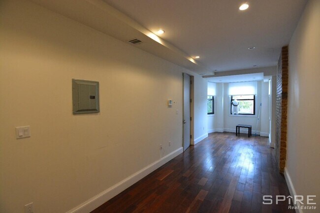 Building Photo - 46 New York Ave