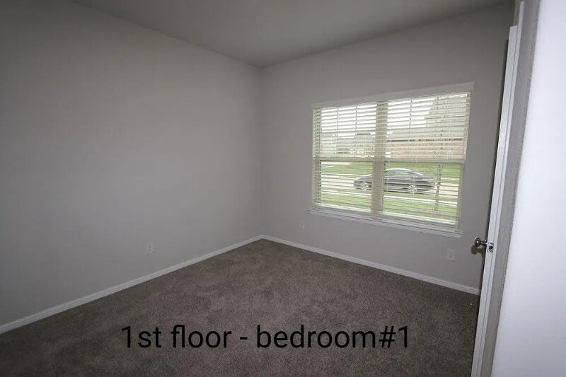 Building Photo - 1217 Putnam St