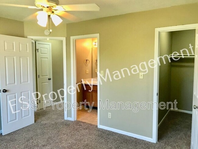 Building Photo - 6728 Garway Ln