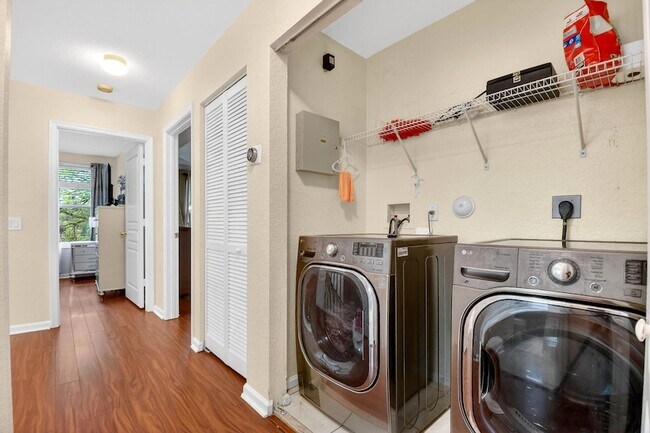 Building Photo - 5029 Starblaze Dr