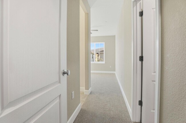 Building Photo - 1818 Tarragon Dr