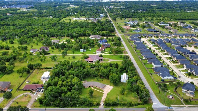 Building Photo - 7825 Hughes Ranch Rd