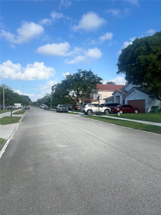 Building Photo - 5830 SW 58th Ct