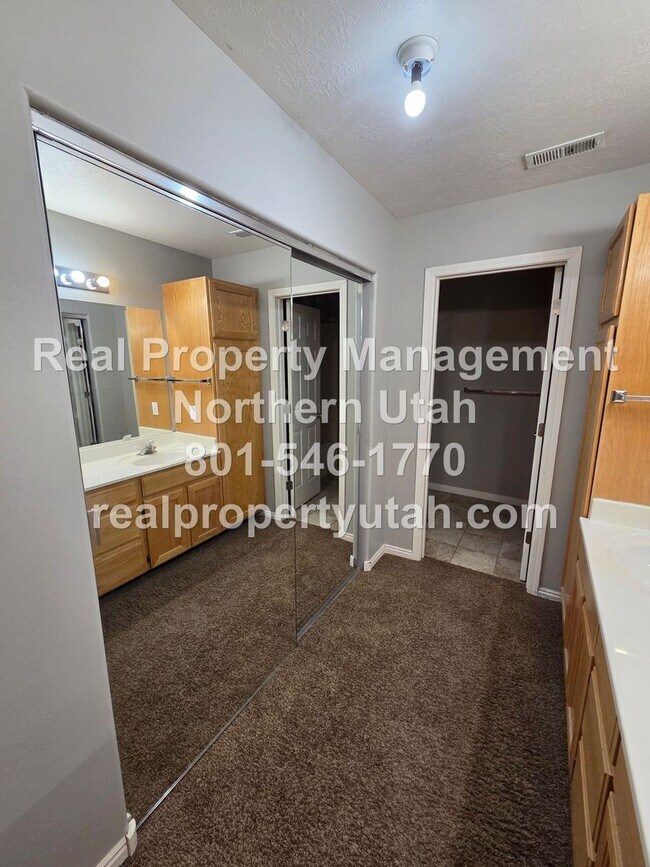 Building Photo - 2 Bed 2 Bath Condo in Clearfield Now Avail...