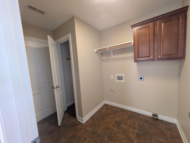Building Photo - 2601 Quartz Ln