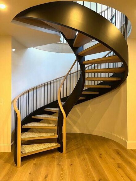 Building Photo - 9 Willow Pond Rd