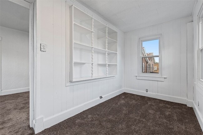 Building Photo - 314 Maplewood Ave