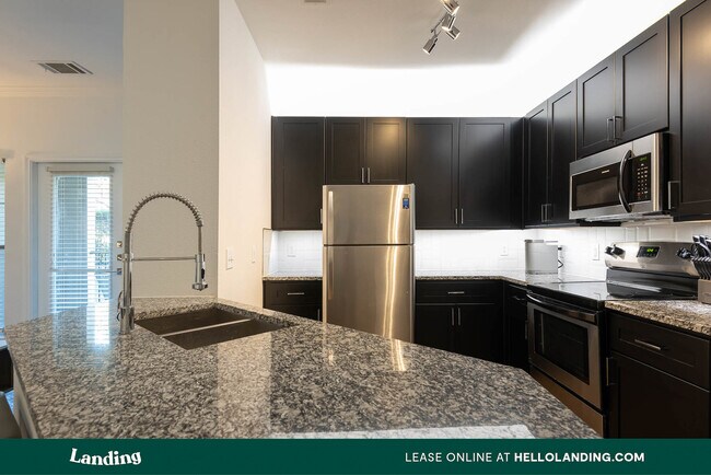 Building Photo - 420 W Slaughter Ln