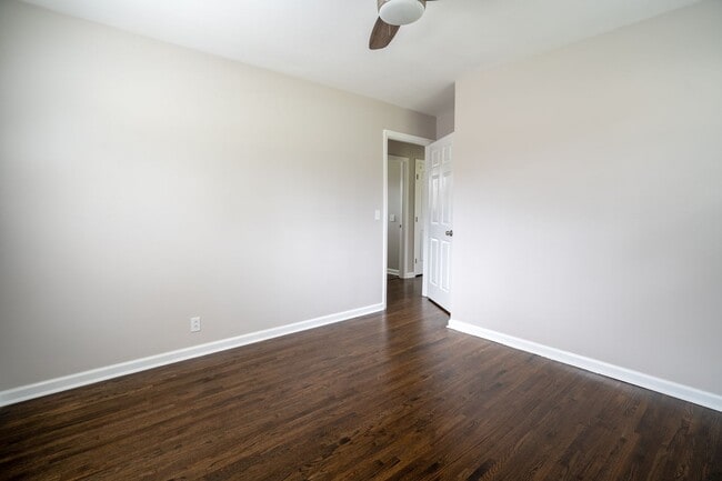 Building Photo - 3914 Creekside Dr