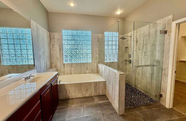 Building Photo - 5916 W Fetlock Trail