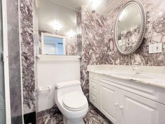 Building Photo - Versatile Waikiki 2-Bedroom, 2-Bath Condo with 1 Parking