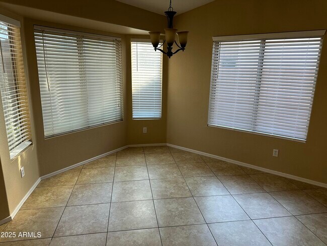 Building Photo - 4833 W Taro Dr