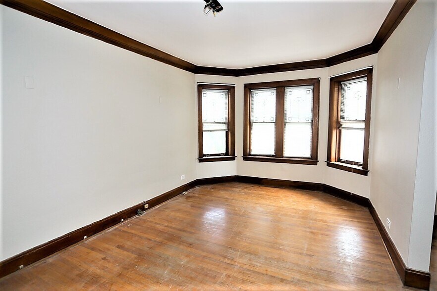 Building Photo - 3844 N Bernard St