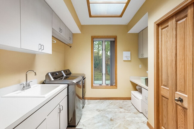 Building Photo - 1330 Preservation Way