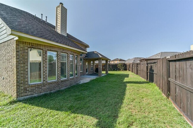 Building Photo - 6207 Holly Oaks Court