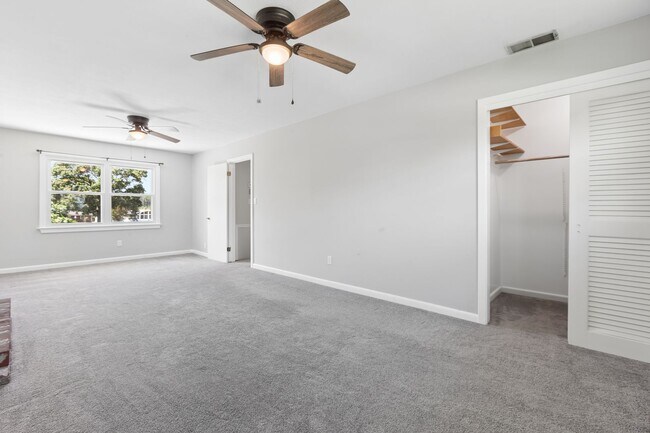 Building Photo - 29 Adriatic Ave