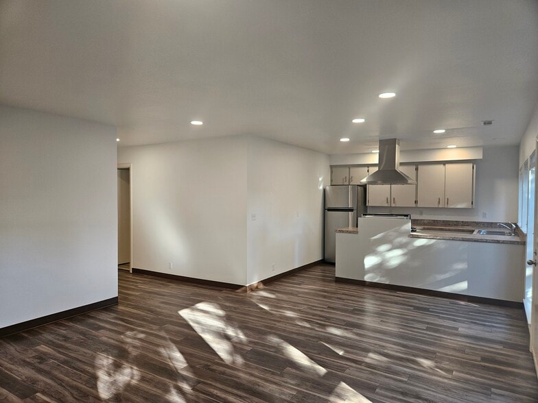 Building Photo - 8817 NE 15th Ave