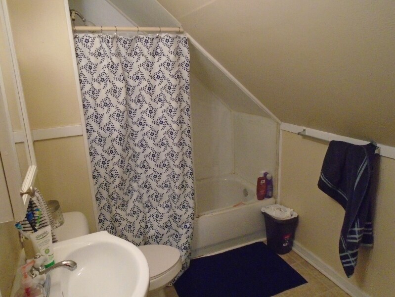 Building Photo - 209 Fuller Ave SE