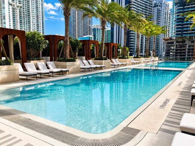 Building Photo - 801 S Miami Ave