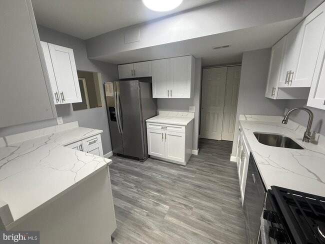 Building Photo - 6029-4 Majors Ln