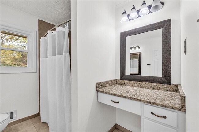 Building Photo - 318 Tyrone Rd