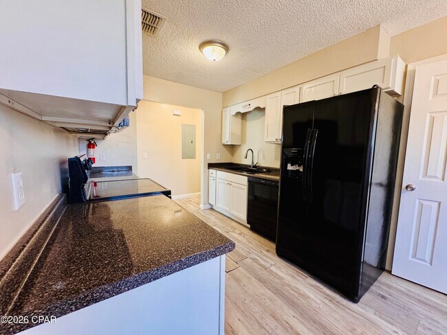 Building Photo - 163 Lauren Ln