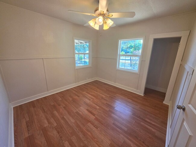 Building Photo - Duplex For Rent in Corning!