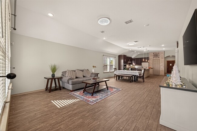 Building Photo - 9743 Birdsnest Ct