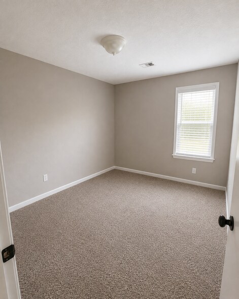 Building Photo - 2915 Eagle Pointe Dr