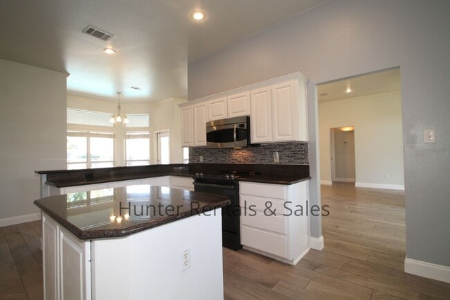 Building Photo - Country Trails Gem with a Pool Made for Te...