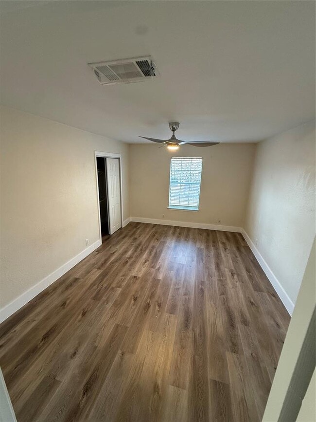 Building Photo - 108 Presidio Dr