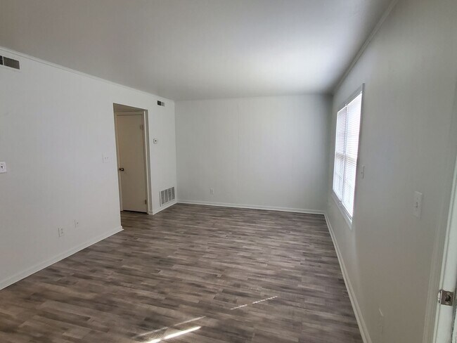 Building Photo - Weblin Place