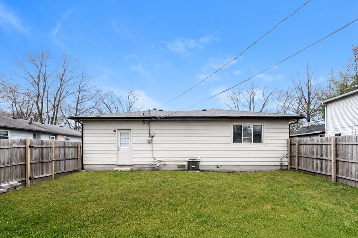 Building Photo - 8849 Kathleen St