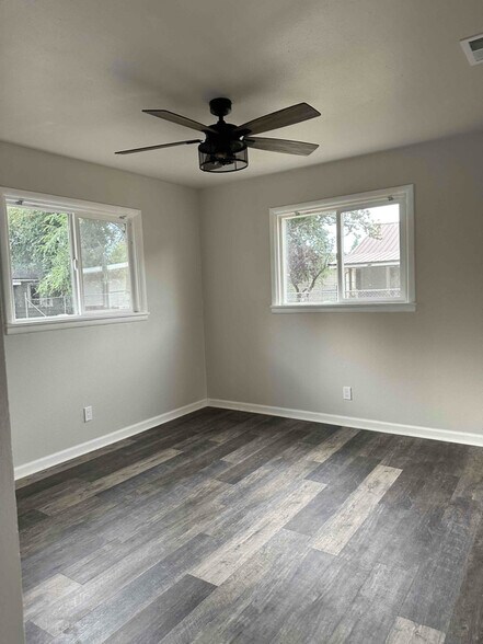Building Photo - 2041 Aspen Dr