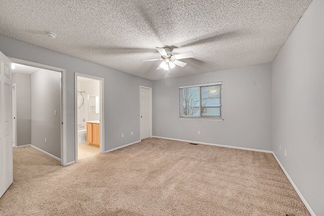 Building Photo - $2,240.95 - 4 bed, 2.5 bath in Colorado Springs with In Unit Laundry!